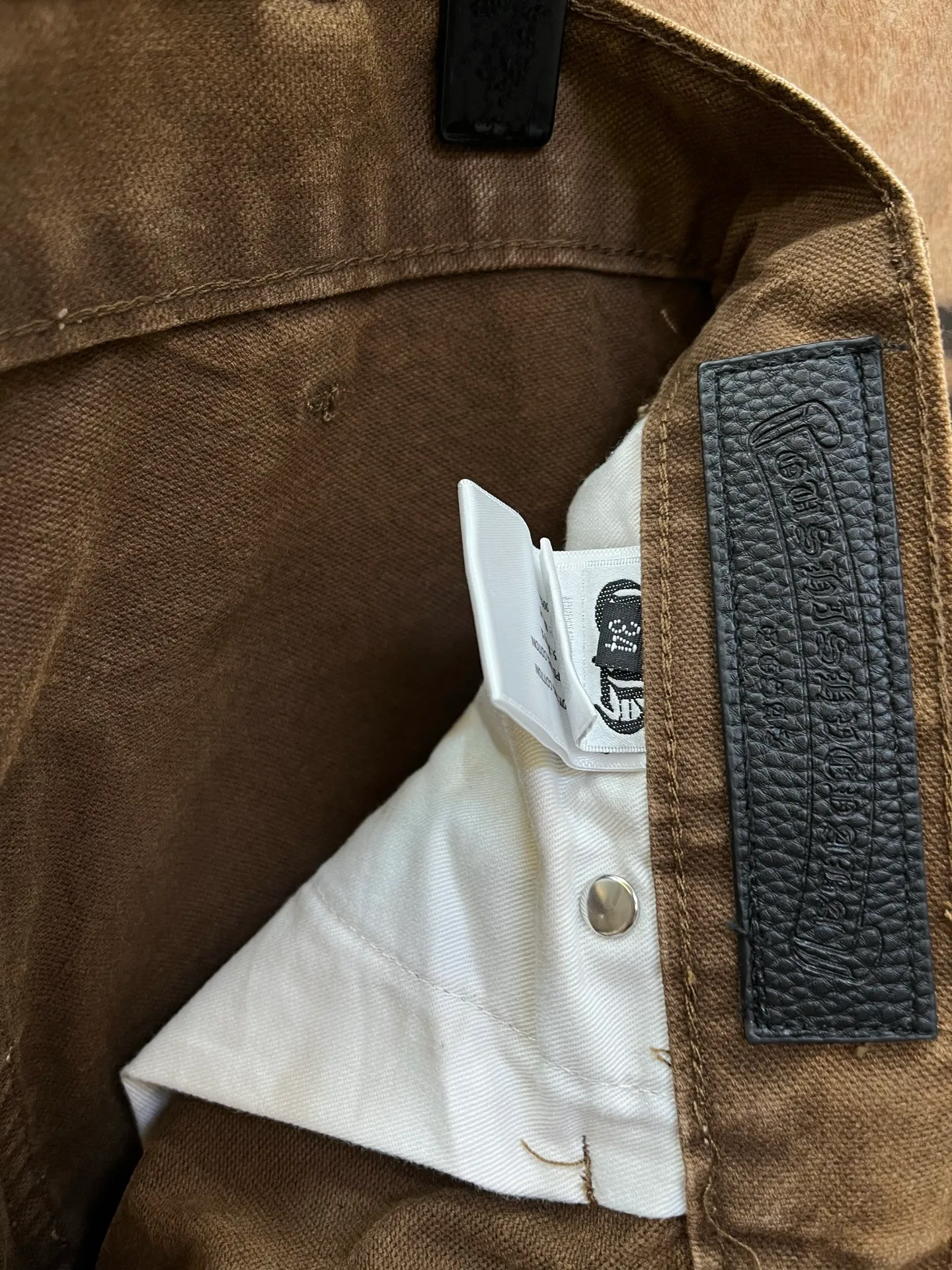 P640 Wang Zha is online! Heavy 15.5oz! Kill all market versions instantly! Price bottomed out chrome hearts limited series new city limited jeans Chrome Hearts city limited jeans vintage levis American made 501 505 517 base version remake Levis American made 501 base version imported sheepskin 925 silver remake Customers provide waist and pants length or height and weight The studio will select the most suitable base version for you to remake There are many people doing remakes in the market Don't belittle or comment The difference is visible to the naked eye See more and compare yourself #CHROME HEARTS Unisex size: 28 30 32 34 36 38 40 42